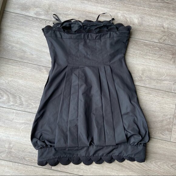 BCBGMaxAzria  TAFFETA SCALLOPED BABYDOLL MINI DRESS - Picture 13 of 16